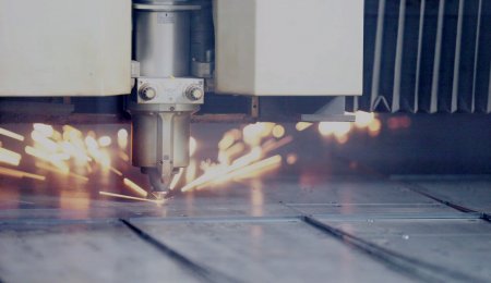 「工人先鋒號」用一束激光“點亮”智能制造